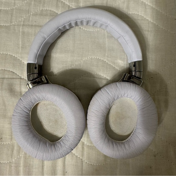 E7 headphones - Picture 3 of 3